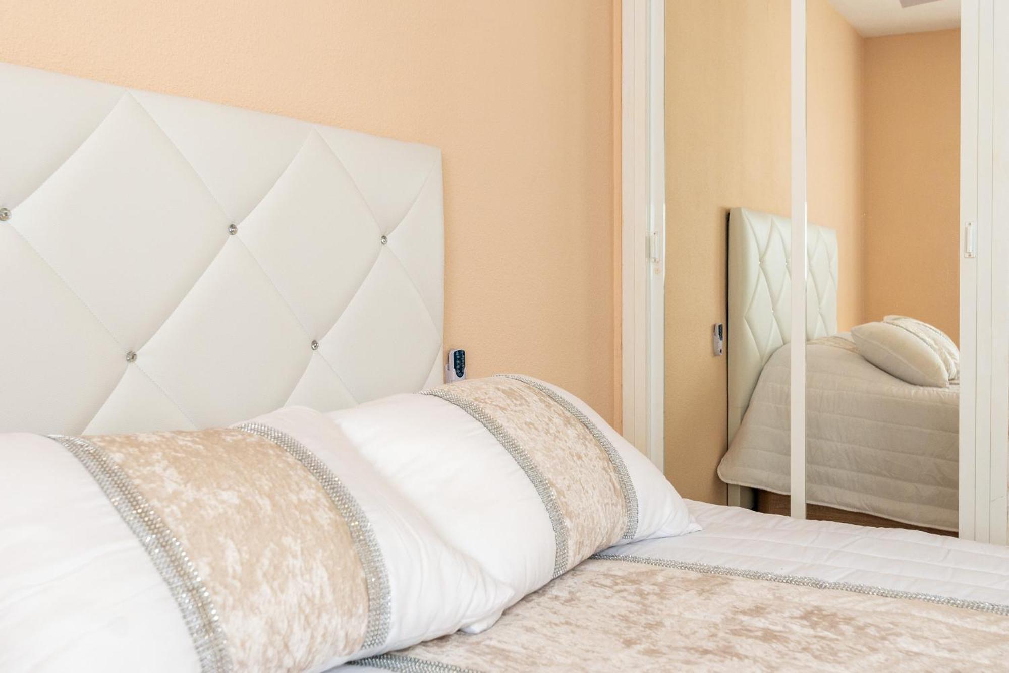 Flamingo 1 Bdr Beach 200 Meters Always Happy Benalmadena Apartment Bagian luar foto